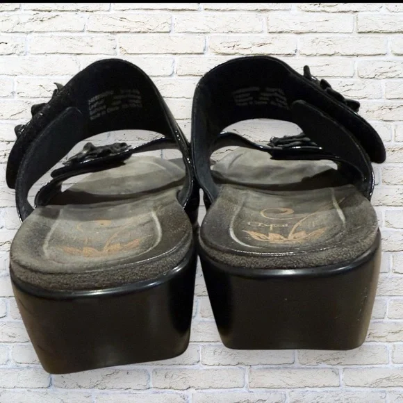 Dansko ‘Donna’ Black Patent Sandal With Flower Size 40 US Sz 9 9.5 10 - Picture 5 of 10